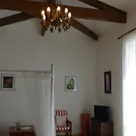 Pensión Le Cadran Solaire Courcelles (Charente-Maritime)