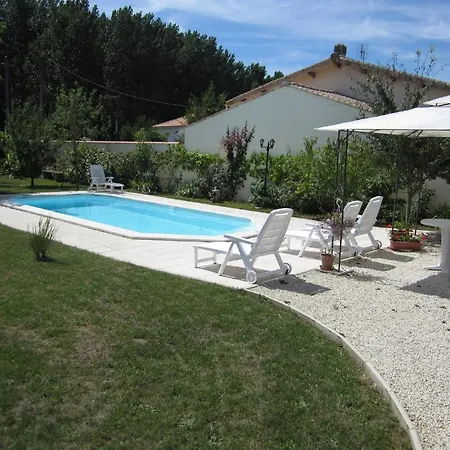 勒卡德朗索里拉旅馆 招待所 Courcelles (Charente-Maritime)