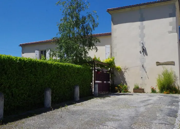 Le Cadran Solaire Guest house Courcelles (Charente-Maritime)