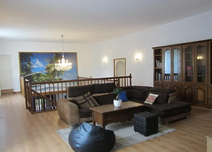 Le Cadran Solaire Guest house